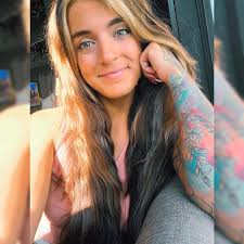 Cierra At Bombshell Beauty Parlor