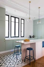 L Union Du Rose Et Vert Menthe Va Encore Faire Des Ravages Et Ce Dans Toutes Les Pieces De La Maison Belle Cuisine Cuisine Appartement Cuisines Design