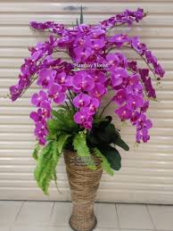 Ada beberapa gambar bunga terindah dan terunik yang tersebar didunia. Rangkaian Bunga Sudut Ruangan Mambayflorist