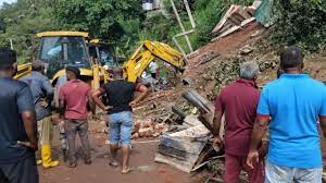 Colombo – Kandy road partially reopened – Sri Lanka Mirror – Right to Know.  Power to Change