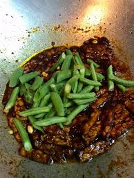 Dec 13, 2020 · nasi pedas normal akan diisi dengan nasi, sambal, kering tempe, serundeng, sayur tumis, daging halus, dan mi goreng. Cara Buat Sambal Tempe Pedas Rangup Dengan Kacang Peas Resepi Simple Dan Sedap Kongsi Resepi