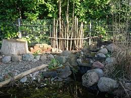 Mal Wieder Am Teich Diesmal Ist Der Randbereich Dran Viel Totholz Und Steine Dazu Kommen Nach Und Nach Noch Ein Paar Pflanze In 2020 Garten Pflanzen Insektenhotel