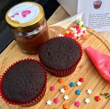 Check out the kitch&'s cupcake decorating kit here. Diy Cupcake Decorating Kit 6 Biteunite