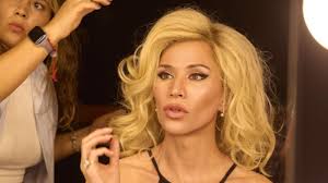 Di Mondo reveló su motivación para usar el vestido negro en la Gala de  Viña: "Estoy orgulloso de mi cintura de 62 centímetros"