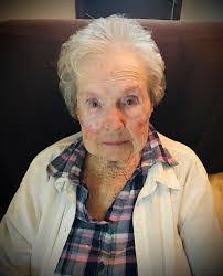 Debra Raper's Instagram, Twitter & Facebook