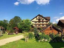 Peste 15 mii de familii cu venituri mici din republica moldova vor primi un ajutor social din partea statului, î valoare de 975 de lei pentru fiecare copil. VacanÈ›Äƒ Cu Familia In Romania 9 Sugestii De CazÄƒri Child Friendly