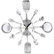 Toda cocina que se precie, completa y pragmática, ha de tener un reloj de cocina. Reloj De Pared Diseno Utensilios Cocina Color Plateado