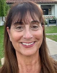 Lynne Burke's Instagram, Twitter & Facebook