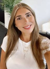 Jessica Montesinos's Instagram, Twitter & Facebook