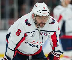 It's official. John Tavares has signed with the Toronto Maple Leafs!  #NHLFreeAgency