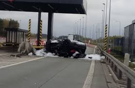 Około godziny 19:00 na drodze s8 na wysokości studzianek (woj. Wypadek Na S8 Kierowca Obywatel Turcji W Stanie Krytycznym Zdjecia Express Ilustrowany