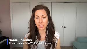 Excitation dès lors qu'une jeune femme sors de l'eau, le corps huilé d'une demouiselle et brillant sous le soleil. Who Regional Office For Europe Health For All Film Festival 2021 Facebook