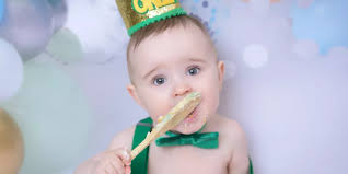 Cake smash photoshoot of Johnson