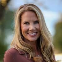 Liz Gross's Instagram, Twitter & Facebook