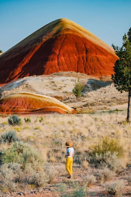 A (STUNNING) Guide to Oregon's PAINTED HILLS (Photos & Tips)