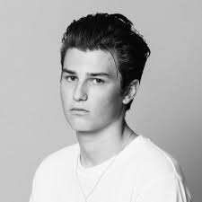 Jonah Levine's Instagram, Twitter & Facebook