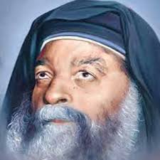 كان اسمه قبل الرهبنة عازر يوسف عطا، وقد ولد في 2 أغسطس 1902 ميلادية الموافق 2 مسري 1618 للشهداء بمدينة. Ø§Ù„Ø¨Ø§Ø¨Ø§ ÙƒÙŠØ±Ù„Ø³ Ø§Ù„Ø³Ø§Ø¯Ø³ By Antonyos Helal