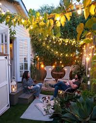 Idead to decorate a very small yard. 45 Amazing Tiny House Living Room Decor Ideas Patio Ideas Townhouse Tiny House Living Room Small Backyard Landscaping