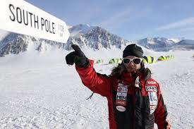 Gábor többször is az óceánon élt hónapokon keresztül, egy pár négyzetméteres ingadozó felületen, valamint a grönlandi és antarktiszi expedíciói során is rengeteg időt töltött teljes elszigeteltségben. Amazing Rakonczay Becomes The First Hungarian To Walk To The South Pole Daily News Hungary