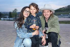 Eva burešová byla viděna po boku šéfkuchaře přemka forejta a o dvojici se začalo mluvit jako o novém páru. Eva Buresova A Syn Nathaniel Nataceli Videoklip Idnes Cz