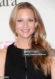 Mara Cook's Instagram, Twitter & Facebook