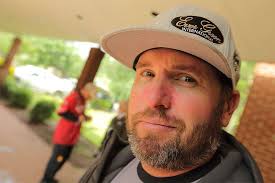 Who has the best Elite whiskers?