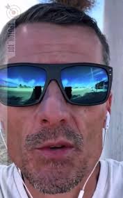 Man has a message for Elon Musk: "This message is for Elon Musk. Just want  you to know, Elon, that the American people support you 100% in everything  that you're doing with