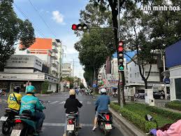 Biết tin không có thưởng Tết, 3 nhân viên thay nhau mượn xe sếp vượt đèn đỏ tổng cộng 1.062 lần trong 5 ngày.