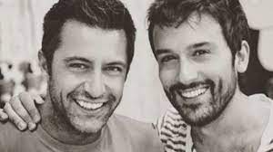 Ο παναγιώτης ραφαηλίδης με σταθερά και ανοδικά βήματα συνεχίζει την πορεία του στο χώρο της δισκογραφίας και μας παρουσιάζει το νέο του τραγούδι. To Sygkinhtiko Mhnyma Toy Panagiwth Rafahlidh Gia Ton Kwnstantino Aggelidh