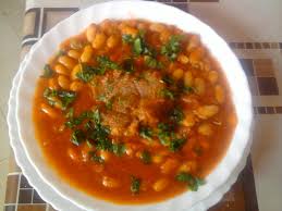 Market loubia (plat tunisien) voici un autre plat tunisien très populaire, market loubia qui veut dire ragout d'haricot. Market Loubia Ragout D Haricots Blancs Cuisine Tun