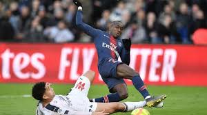 The first on its left side, the other on its right side. Officiel Le Bayer Leverkusen S Offre Moussa Diaby