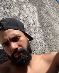 Photo by Simon Trujillo (@lemontru) · April 6, 2022