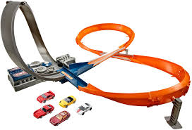 Hot wheels terrordactyl track set. Hot Wheels X2586 Rennstrecke Mit 8er Kurve Motorisiertes Trackset Fur Spielzeugautos Inkl 5 Spielzeugautos Ab 6 Jahren Amazon De Spielzeug