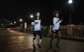 Andrea di giovanni andrea felice andrea melchiorre andrea montovoli andrea offredi andrea offredi e claudia d'agostino andrea palumbo andrea pirlo andreas muller angela semerano angela viviani angelina jolie angelo. Consigli E Abbigliamento Per Correre Con Il Buio Lbm Sport