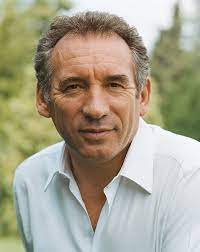 François bayrou, maire de pau et président du modem. Francois Bayrou Wikipedia