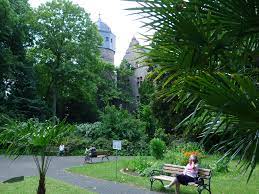 Der botanische garten gießen, angelegt 1609, ist der älteste botanische garten deutschlands, der sich heute noch an seinem ursprünglichen standort befindet. Sonntagsfuhrung Im Botanischen Garten Der Jlu Giessen Giessen Entdecken Giessen Entdecken