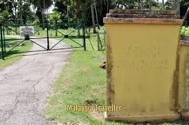 Translate from english to english. Perigi Portugis Old Portuguese Well In Melaka