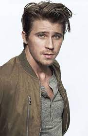 Garrett Hedlund Has Value Charisma And Looks Right For Bonaparte Heart Face Shape Mens Hairstyles Heart Shaped Face Hairstyles
