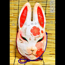 人の顔サイズの兎面です 冬限定の梅柄になります 日本のお面 能面 仮面 アート