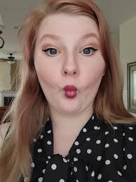 Just felt pretty… and that's enough today 🥺🌼 #FeltCuteToday #SoftBeauty  #GentleGlow #HerOwnKind #SimpleRadiance