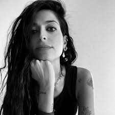 Stefania Mangiardi: un viaggio di autenticità e rinascita