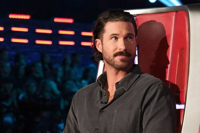 Riley Green Reveals Sweet & Unexpected Moment with Voice Fan