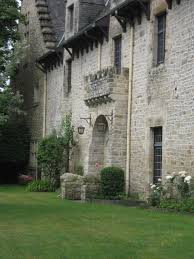 Petit Manoir Dans Le Cantal Classic Architecture Stone Houses European Architecture
