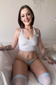 Cleo Moon - Free nude pics, galleries & more at Babepedia