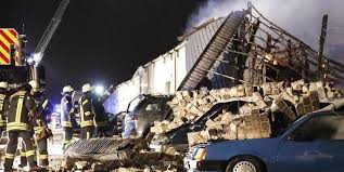 Wie dem leverkusener bildhauer der durchbruch gelang corona in leverkusen : Blaulicht Leverkusen Millionenschaden Nach Brand In Hitdorfer Lagerhalle Feuerwerk War Wohl Nicht Ausloser Rheinische Anzeigenblaetter De