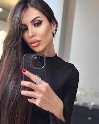 Beverly Runyon's Instagram, Twitter & Facebook