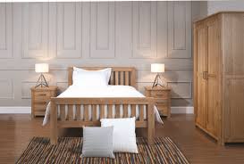 Learn how to decorate a bedroom that will be a personal getaway and a sanctuary, that expresses your favorite colors, feelings, and collections. Awesome Decorations Oak Bedroom Decorating Ideas