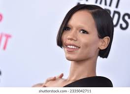 Taylor russell : résultats (148) d'images libres de droits, de photos de  stock et d'illustrations