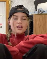 jules just be hittin DIFFERENT recently.. and i am here for it😽