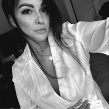 Alex. Ktorý outfit s legínami je naj? Kontakt: https://daybyme.com/alexxiew